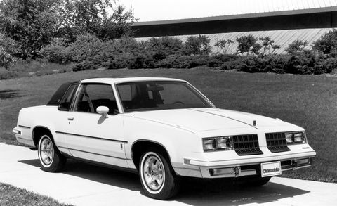 1982-oldsmobile-cutlass011-15flip828279-1579198360.jpg