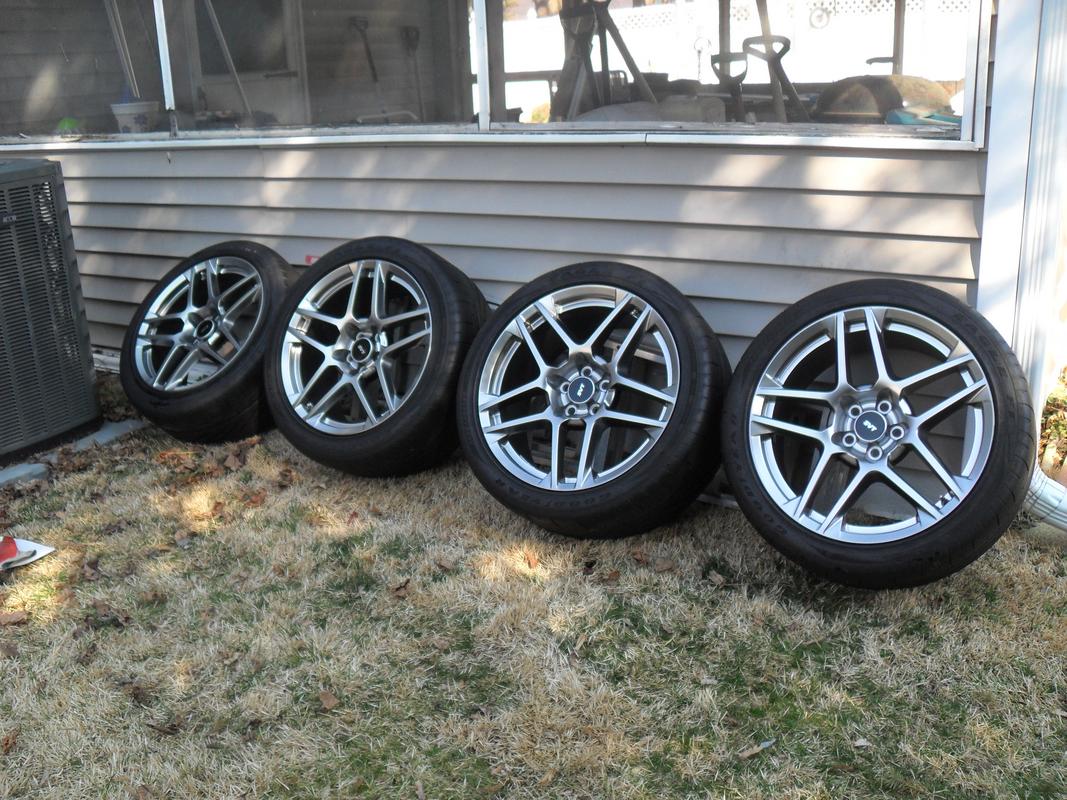 2014-wheels-tires-004.jpg