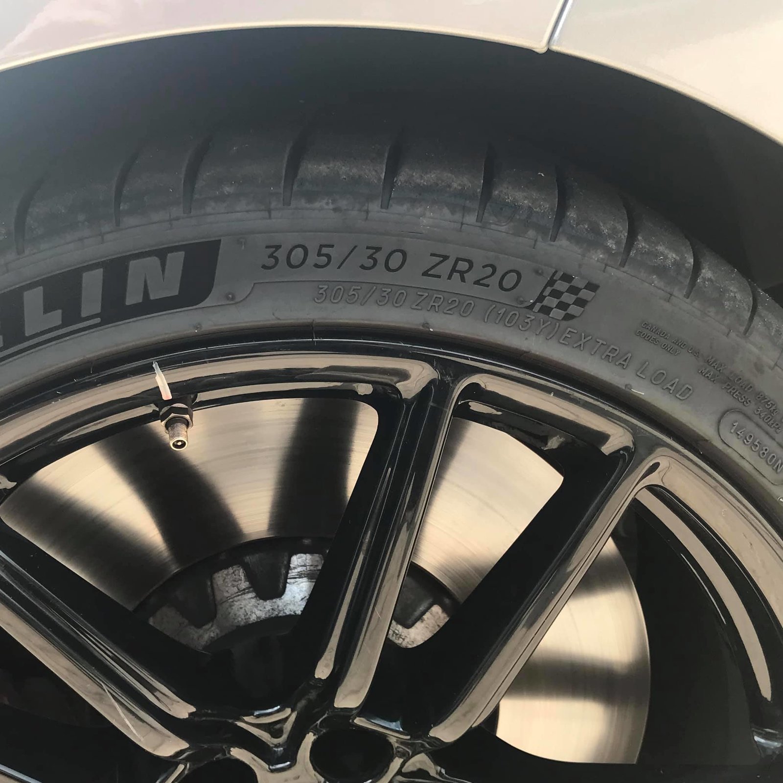 2020 GT500 Base Silver Front Tire Size.jpg