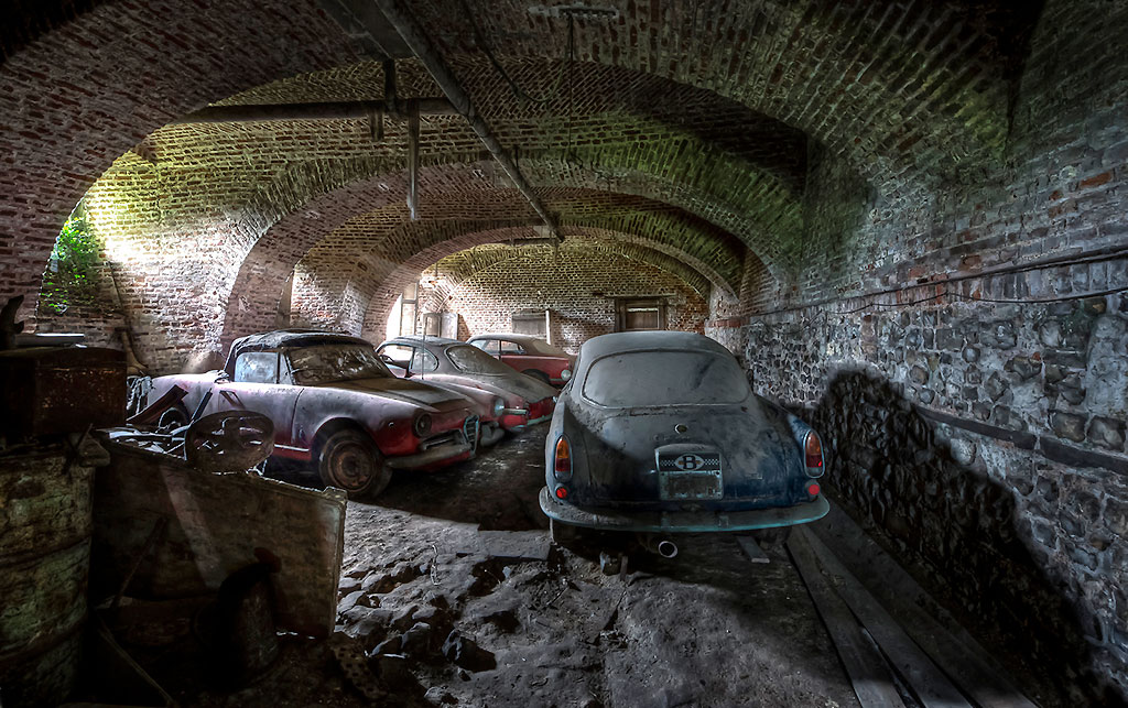 35-million-dollar-car-collection-found-abondoned-barn.jpg