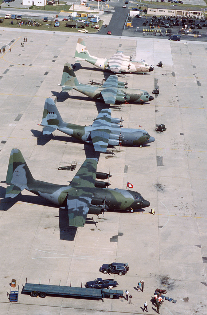674px-C-130s_from_four_nations_at_Pope_AFB_1987.jpg