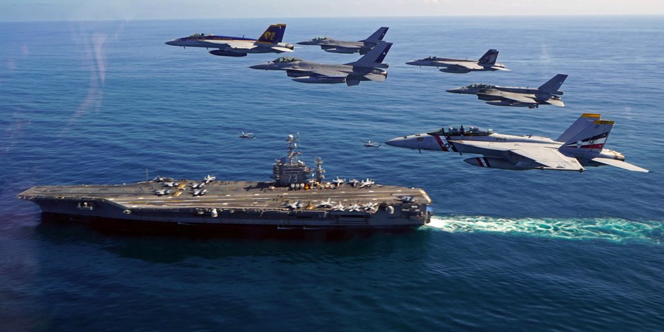 957a758b469e-1190-625%2F41-pictures-that-show-why-a-us-aircraft-carrier-is-such-a-dominant-force.jpg