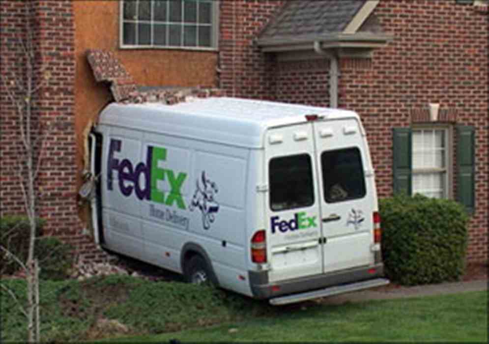 FedExCrash033012-jpg.jpg