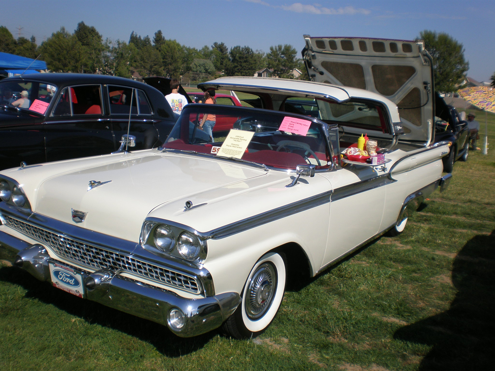 ford-fairlane-ii-1957-1959-cabriolet-exterior-1.jpg