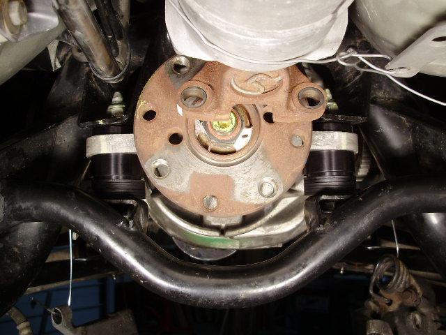 front diff supports in car.jpg