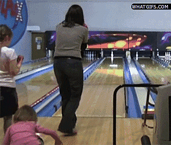 funny-gifs-bowling-fail.gif