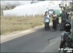 funny-gifs-Hey-stop-you-lost-something.gif