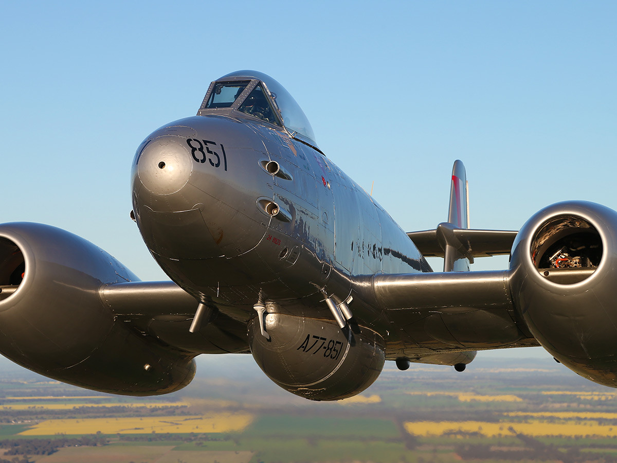 Gloster-Meteor-f-8.jpg