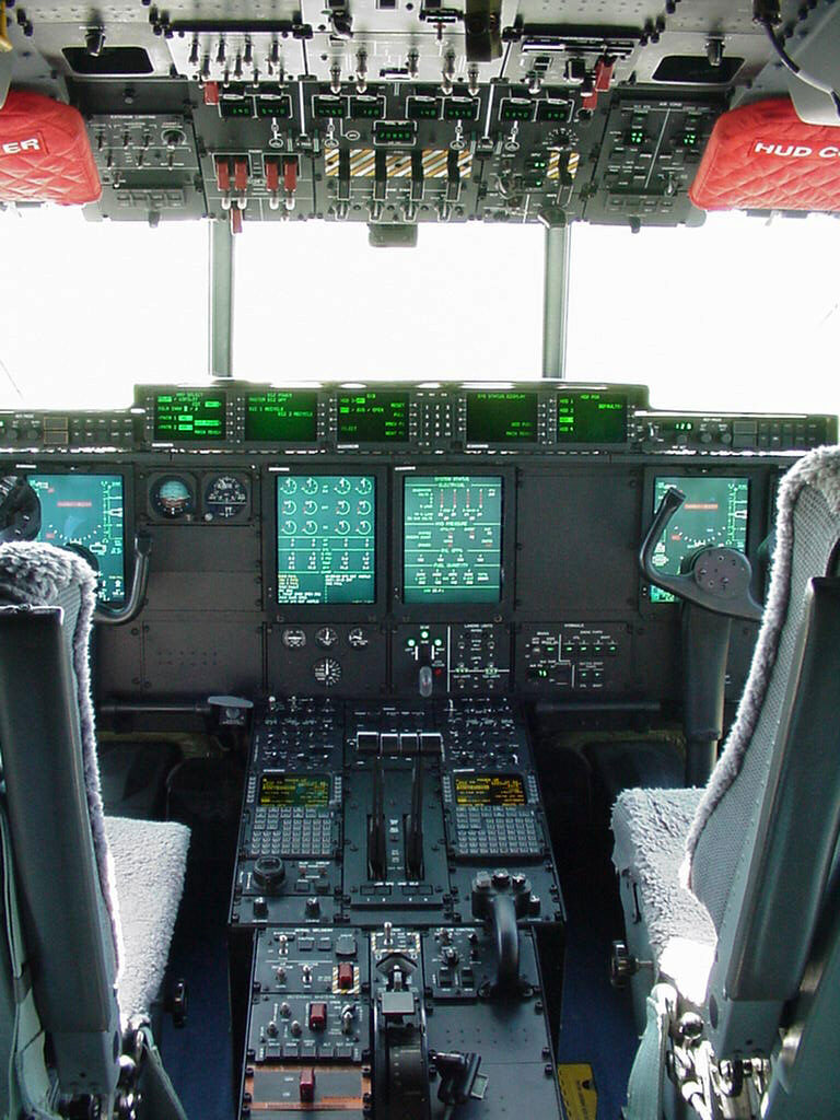 h-130J-cockpit.jpg