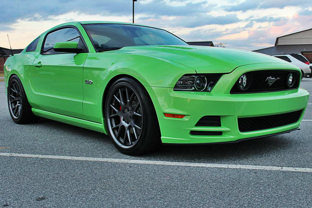Hey guys I have decided to sell my 2013 Gotta Have It Green Premium GT with...