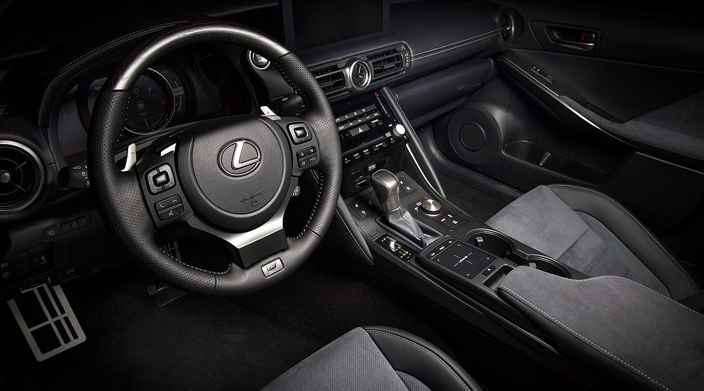 Lexus-IS500-LE-desktop-1440x800-LEX-ISG-MY22-0072%202_M85.jpg