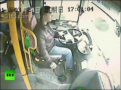 Lucky-bus-driver-lamp-post.gif