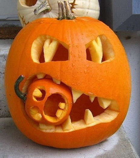 Pumpkin-eating-pumpkin-Carving-Idea.jpg