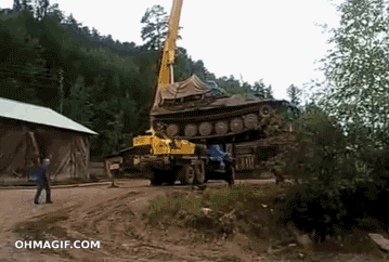 russian-crane-tank-lifting-fail.gif