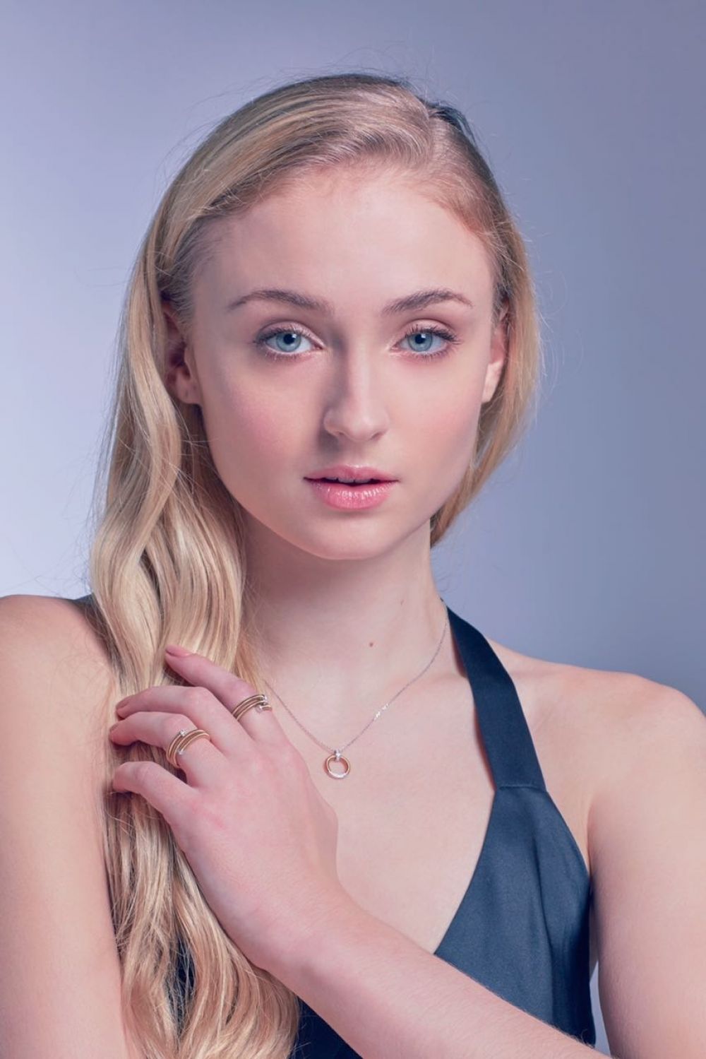 sophie-turner-at-giorgio-visconti-jewelry-collection-follow-me-2017_3.jpg