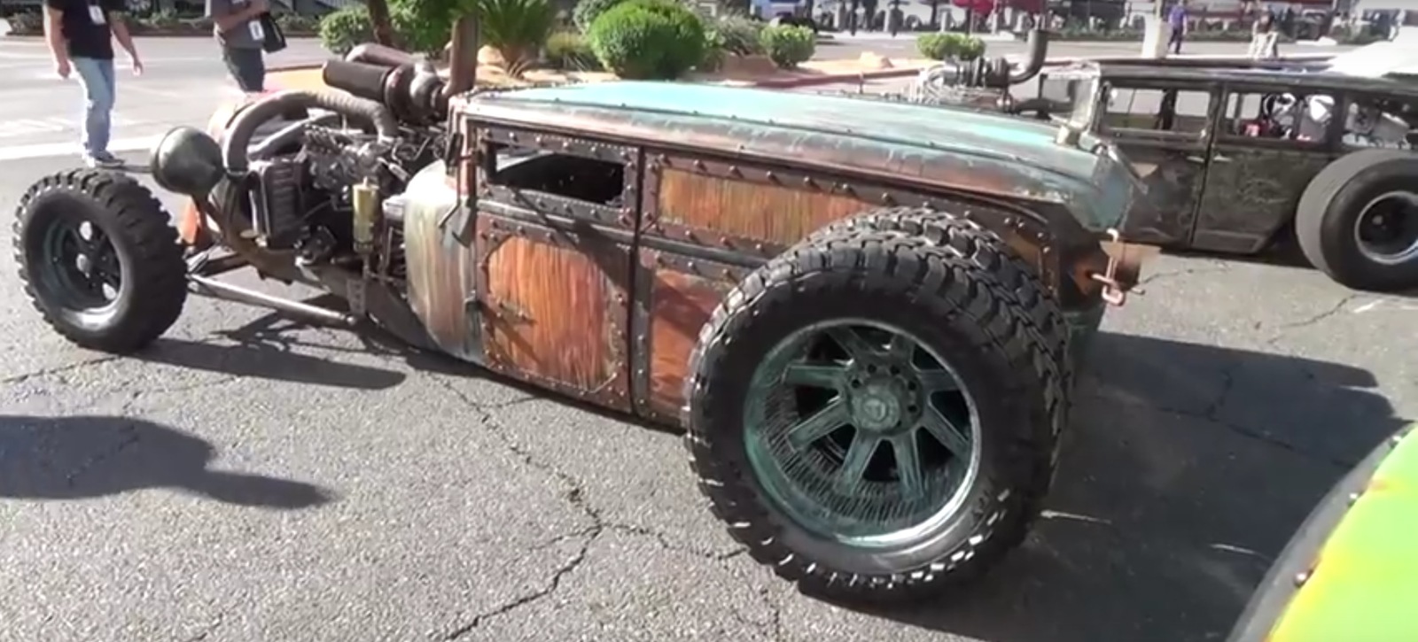 welderup-s-dually-rat-rods-have-steampunk-look-nailed-video-102467_1.jpg