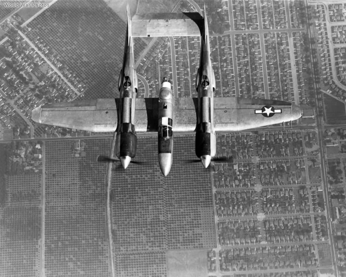XP-58_41-2670_4.jpg